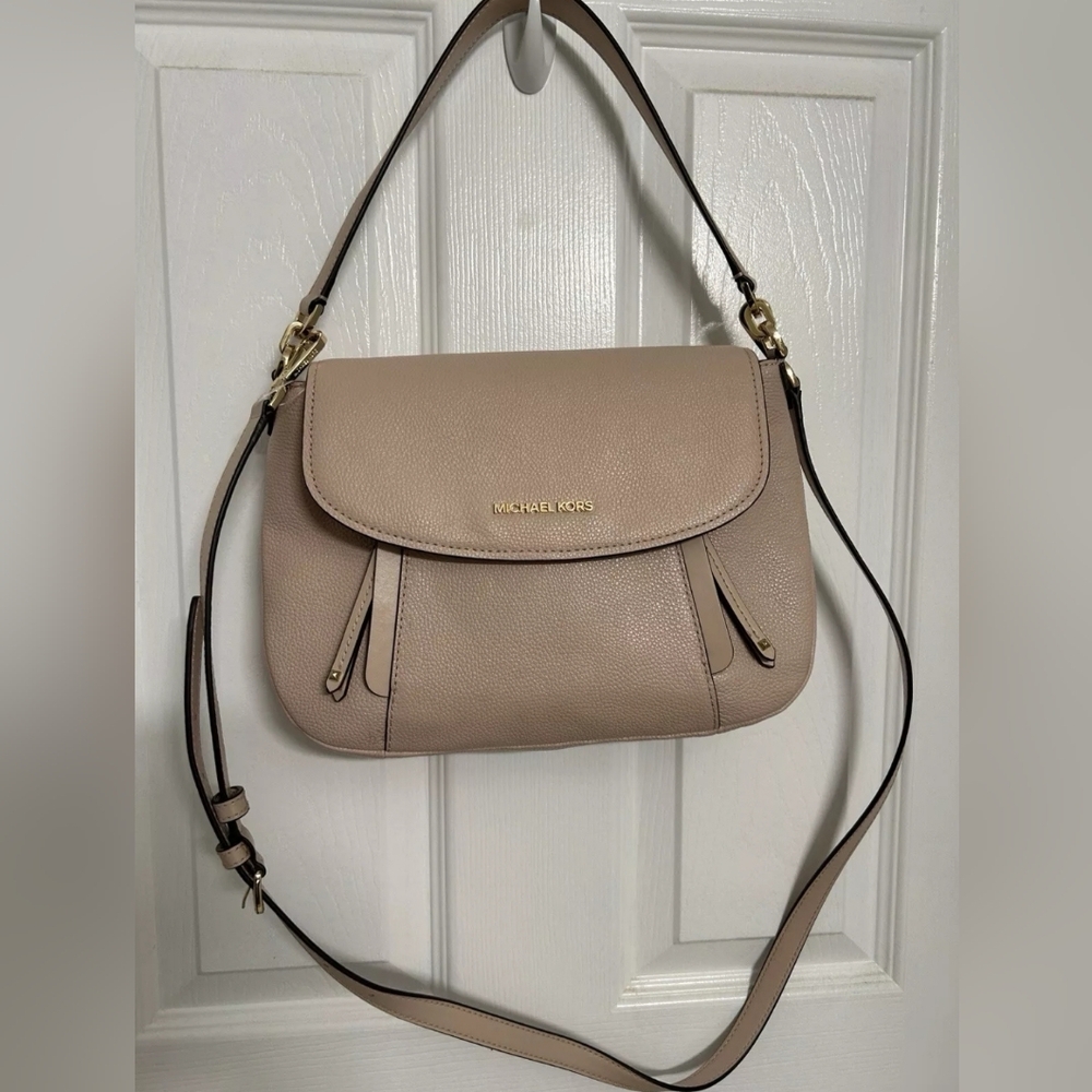 MICHAEL KORS EUC Evie Pebble Leather Shoulder Bag - Picture 2 of 13